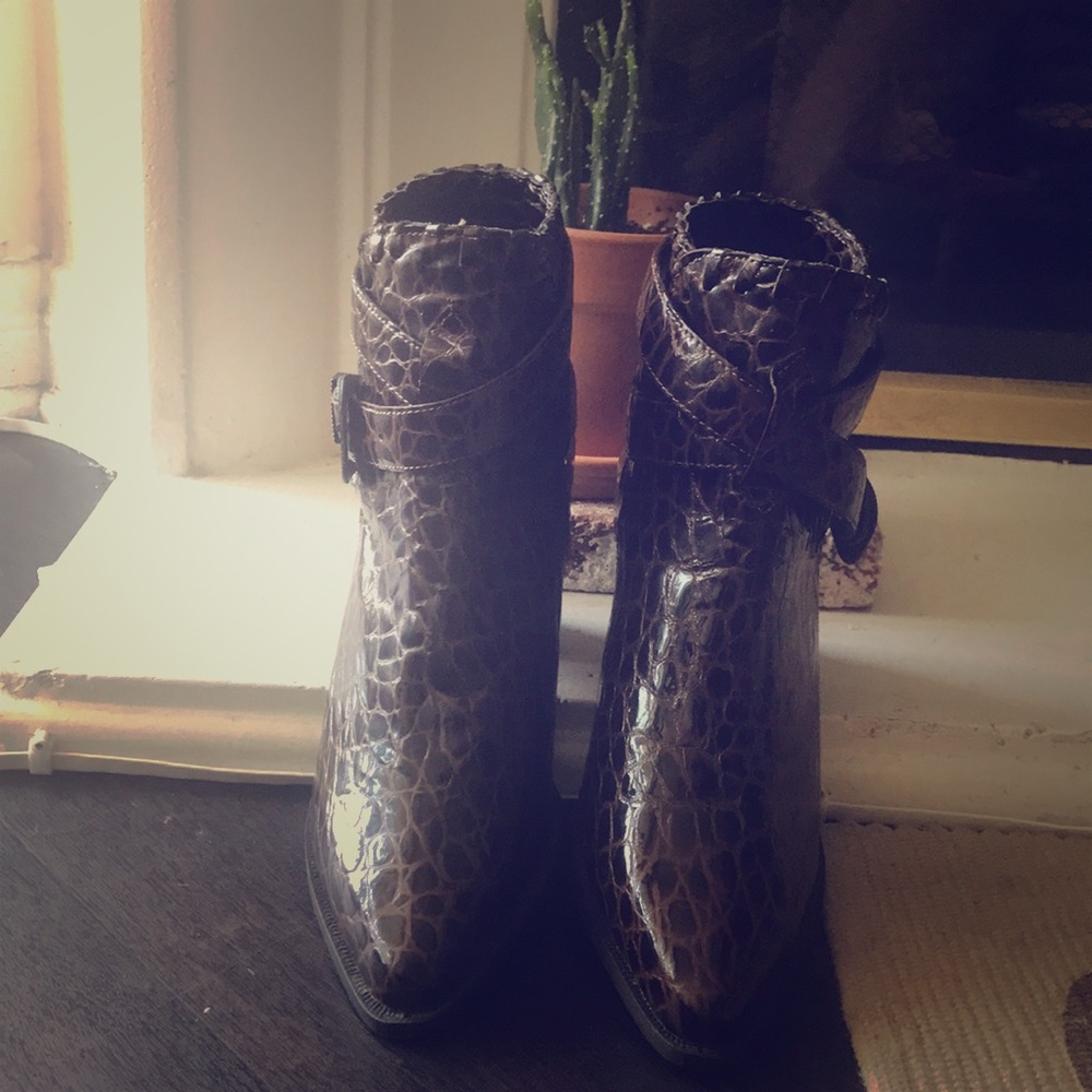 Dingo Patent Leather Crocodile Ankle Boots 6.5M